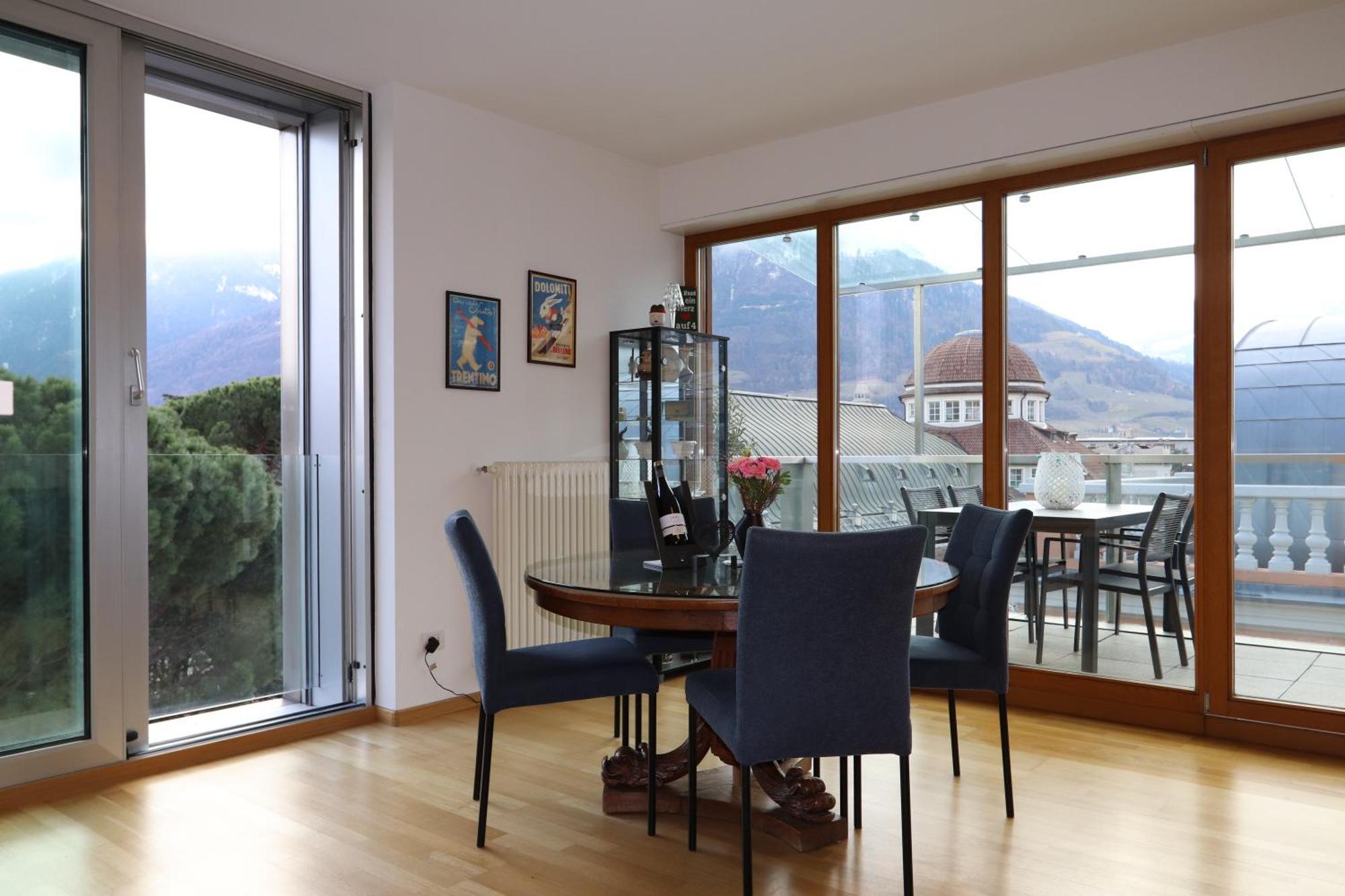 Appartement Luxus Penthouse Mit Terrasse, Garage, Fahrradraum Und Infrarotsauna à Merano Extérieur photo